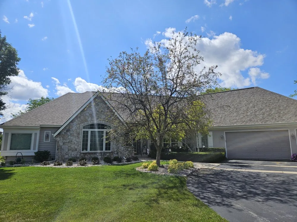 Slide of Platinum Roofing Of Wisconsin