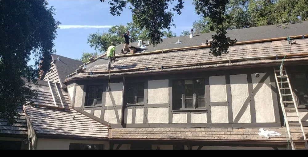 Slide of P&M Roofing