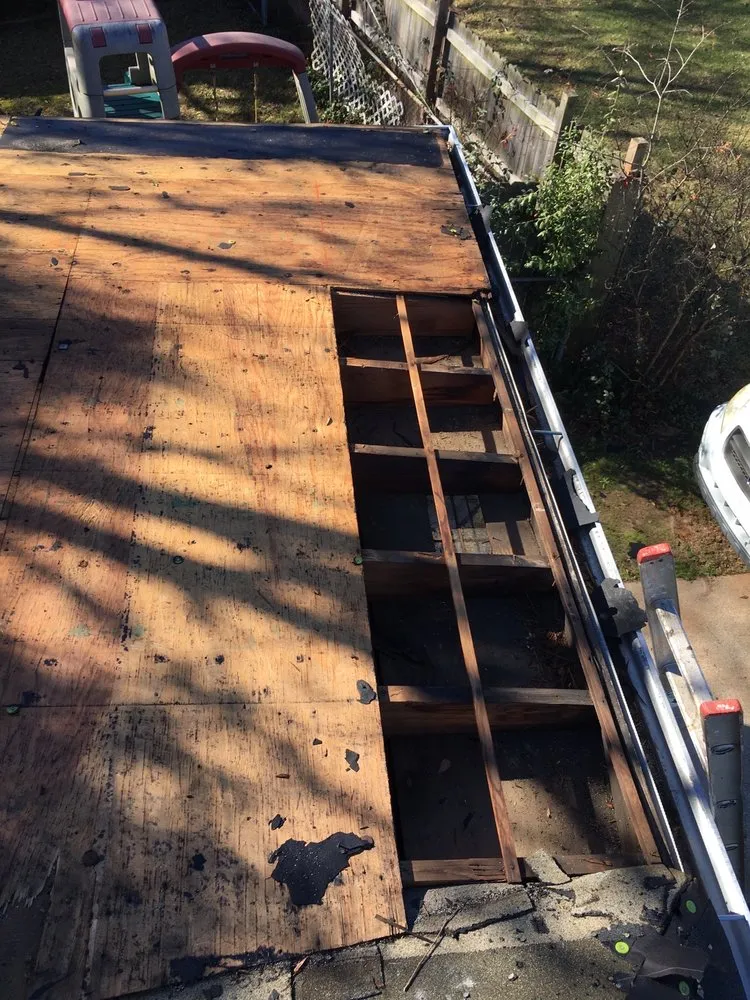 Slide of P&M Roofing