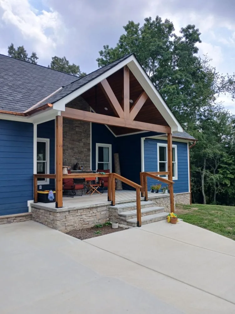 Reliable roof installation in Sunbright, TN by Posey Roofing And Construction