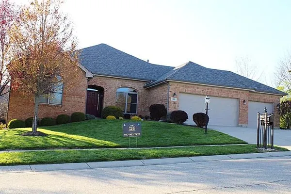 P&R Roofing And Remodeling Logo