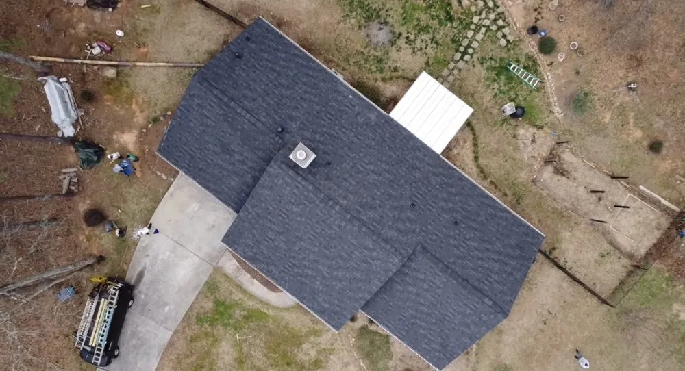 Slide of P&R Roofing