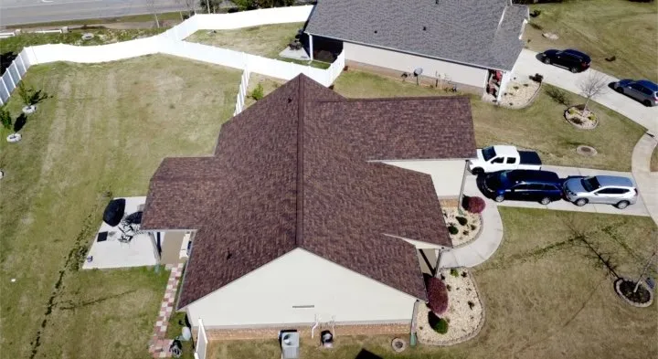 Slide of P&R Roofing