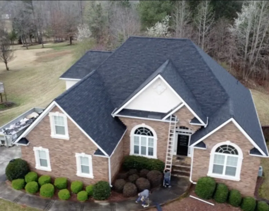 Slide of P&R Roofing