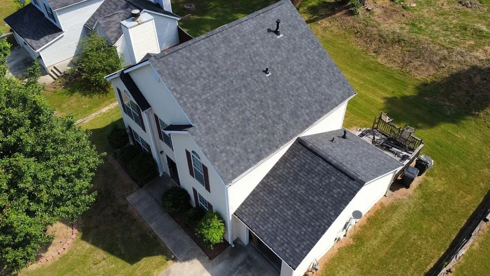 Slide of P&R Roofing