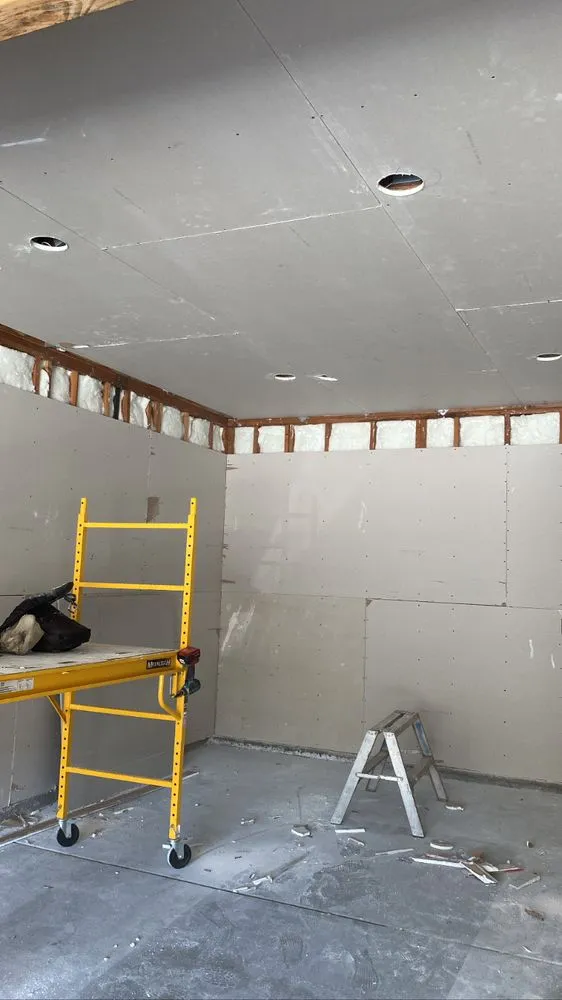 Slide of P&R The Handymen