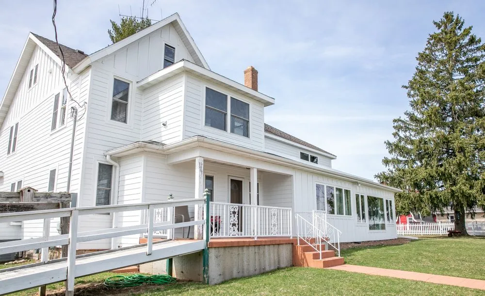 Slide of Prairie Exteriors & Painting