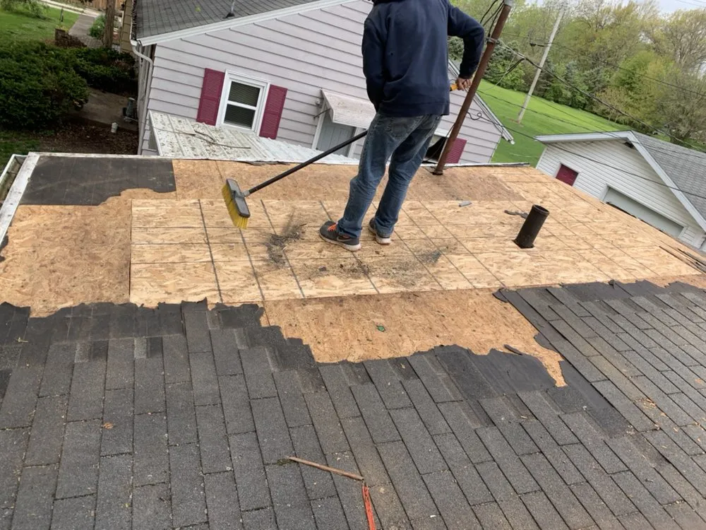 Local storm damage roof repair in Vermont, IL - Prater's Construction