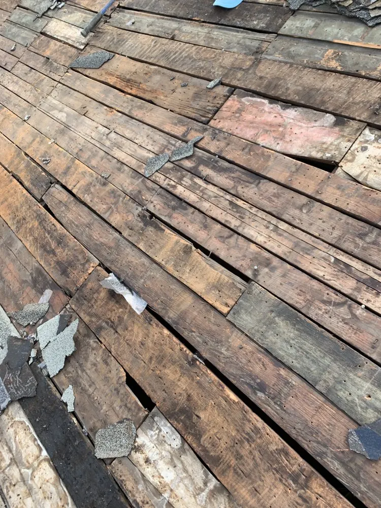 Professional metal roofing installation for homes across Vermont, IL - Prater's Construction