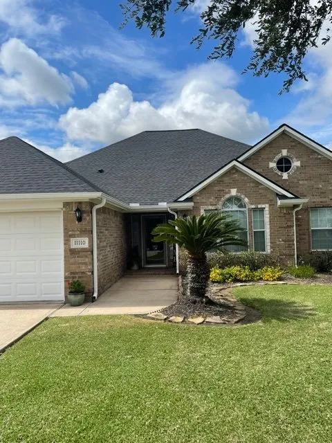 Slide of Precision Seamless Gutters