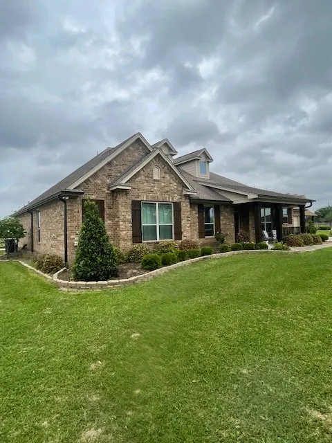 Slide of Precision Seamless Gutters