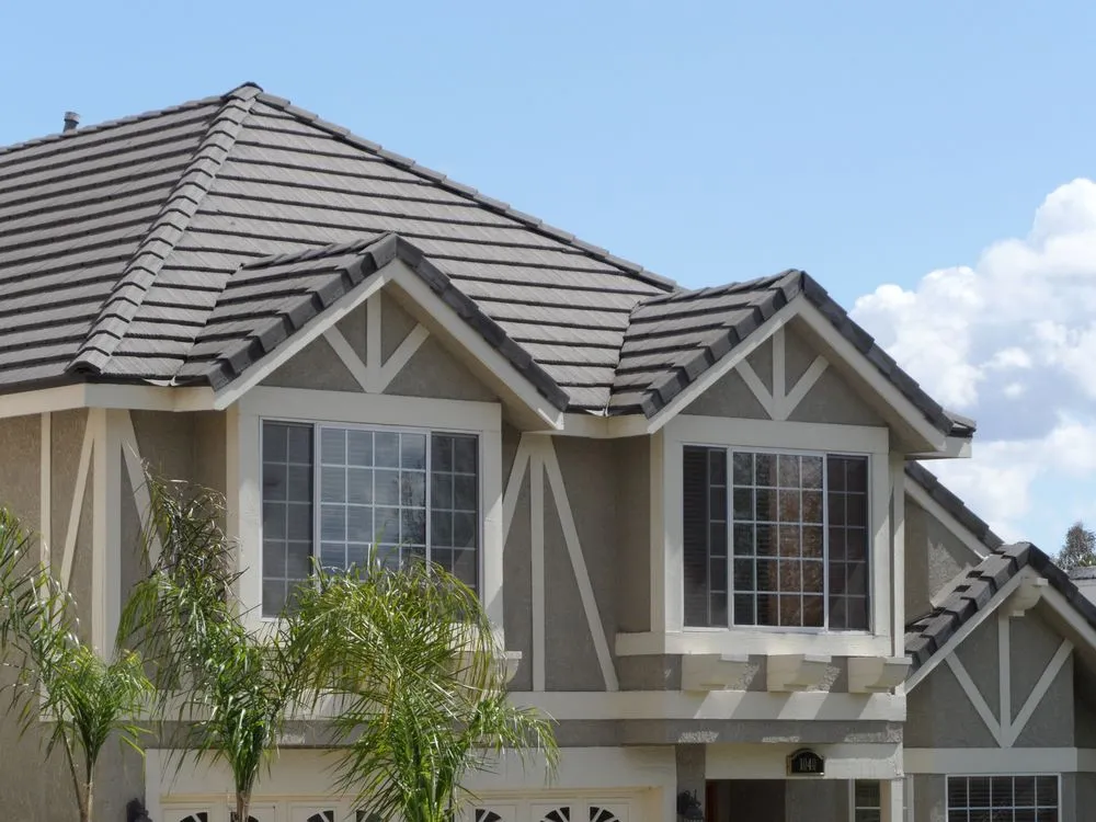 Expert shingle roofing service in San Fernando Valley, CA - Premier Building & Design