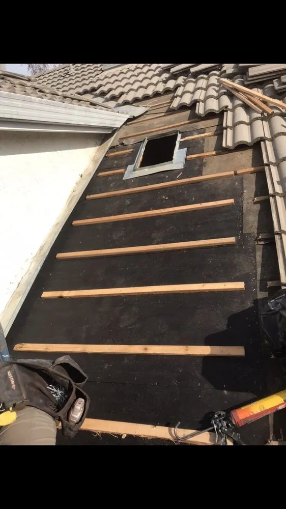 Slide of Premiere Roofing