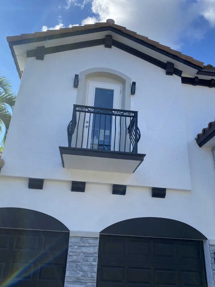 Slide of Prestige Roofwindoors