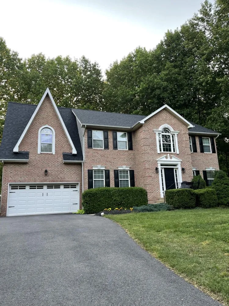 Local shingle roofing service same-day service across White Plains, MD - Priceless Home Improvements