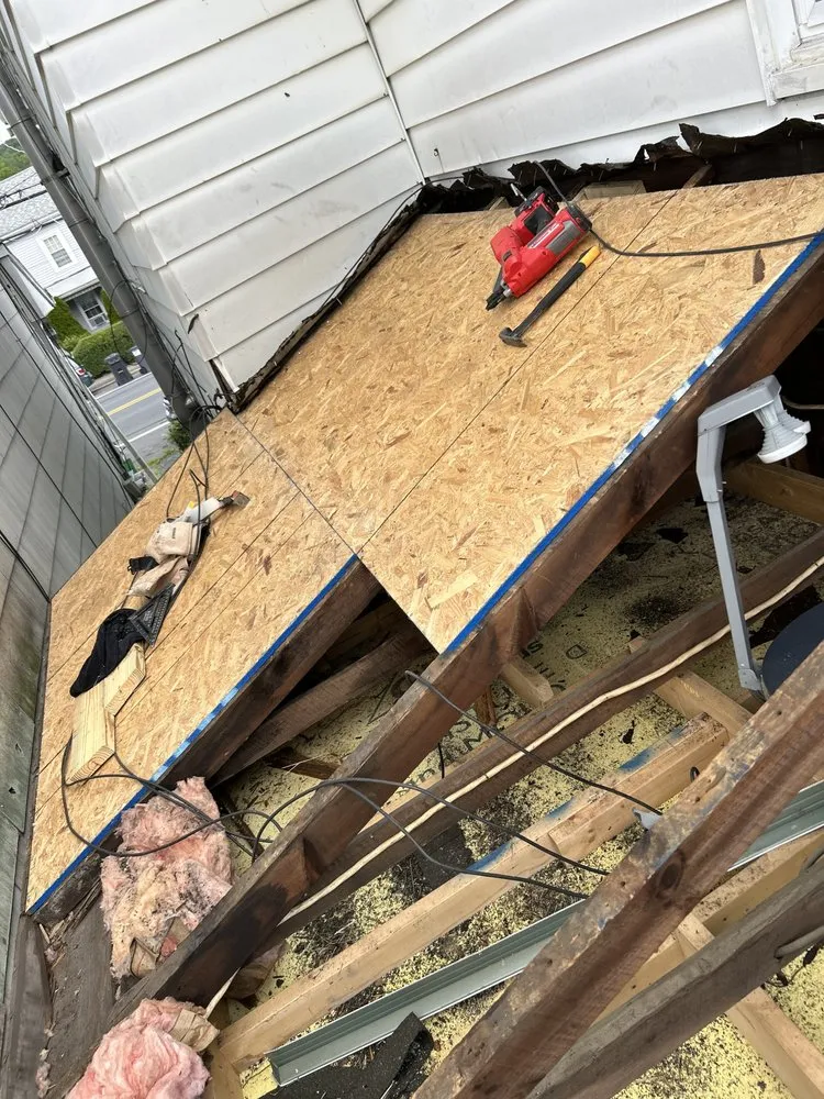 Emergency roof repair experts serving Drums, PA - Prime Construction & Landscaping