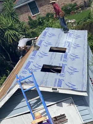 Priority Construction Logo