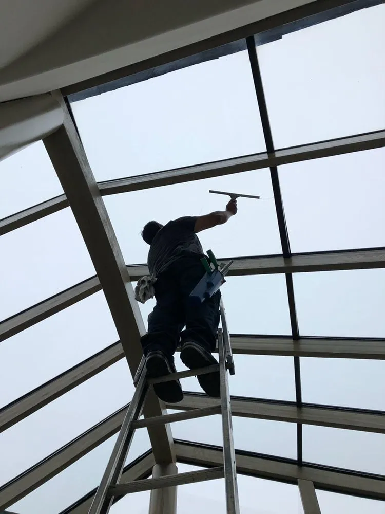 Slide of Pristine Window Cleaning