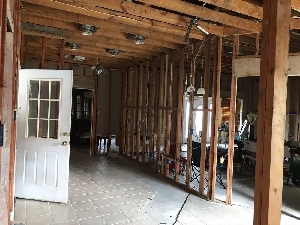 Slide of Pro Roofers HN