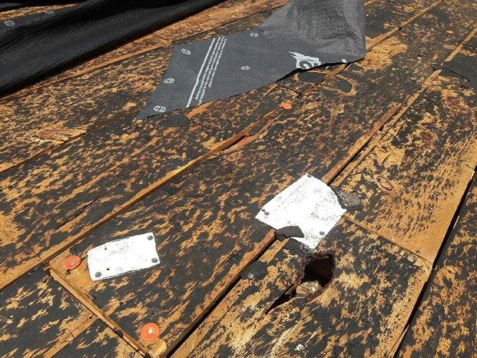 Slide of Pro Roofing