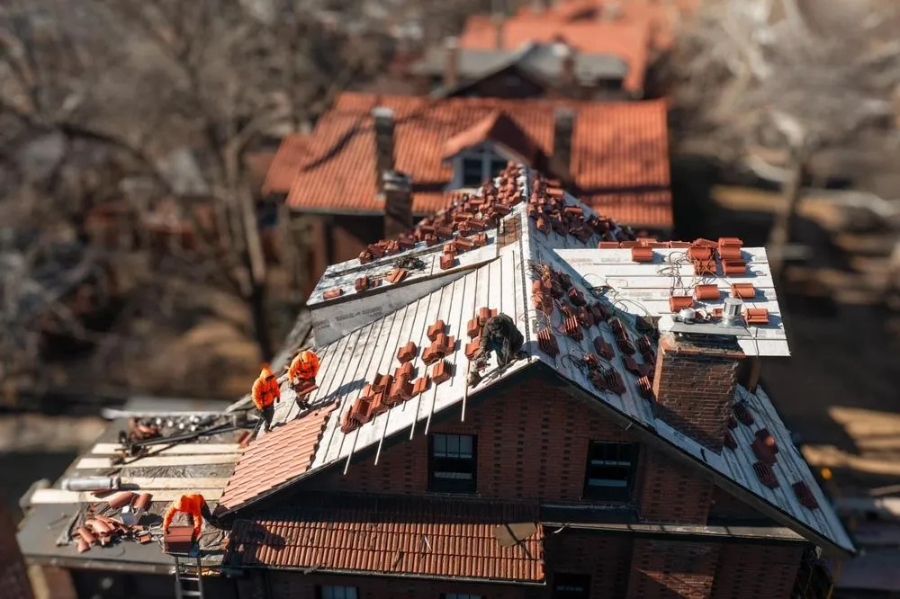 Slide of Pro Roofing Contractor