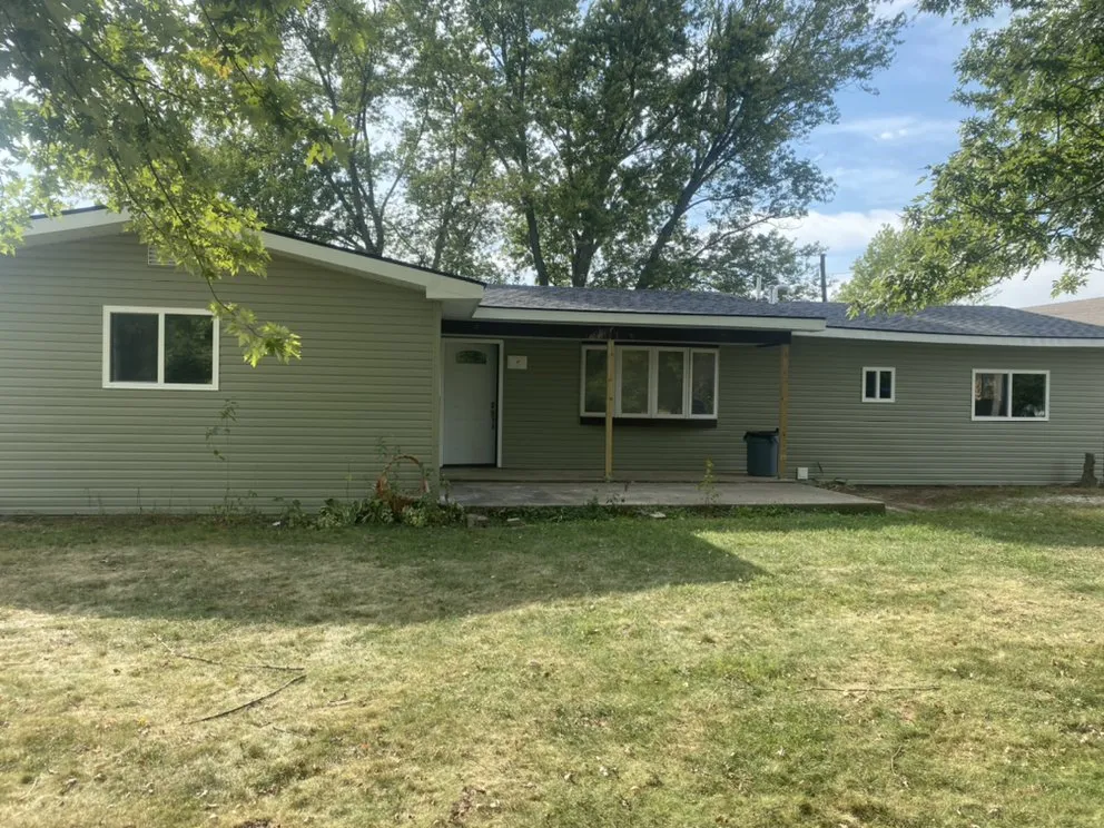 Slide of Pro Roofing