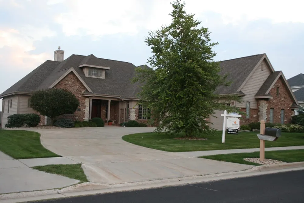 Slide of Pro Roofing