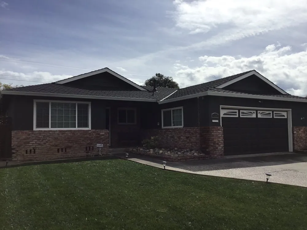 Slide of Pro Roofing