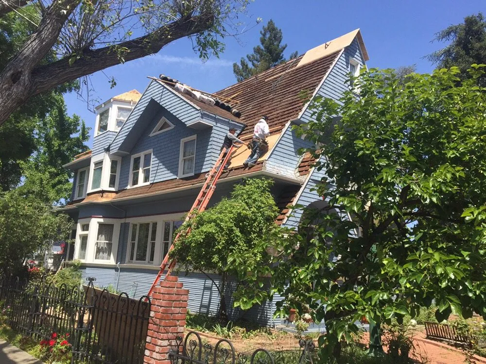 Slide of Pro Roofing