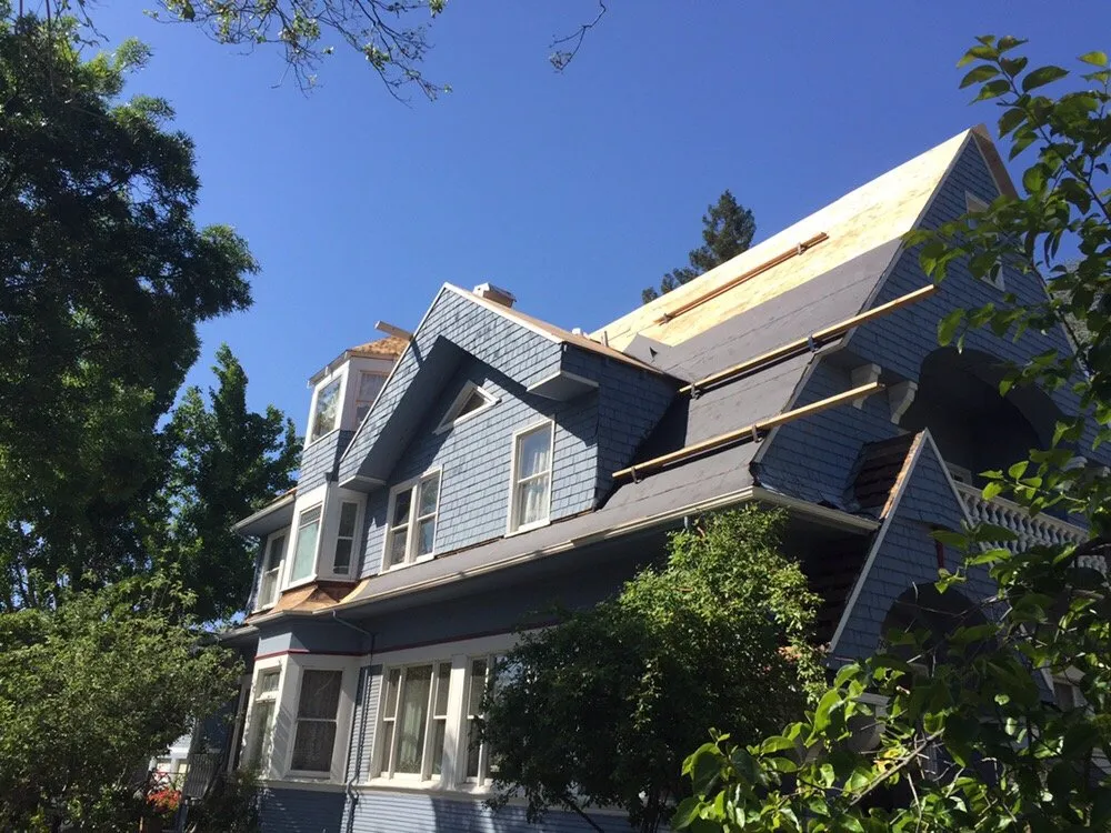 Slide of Pro Roofing