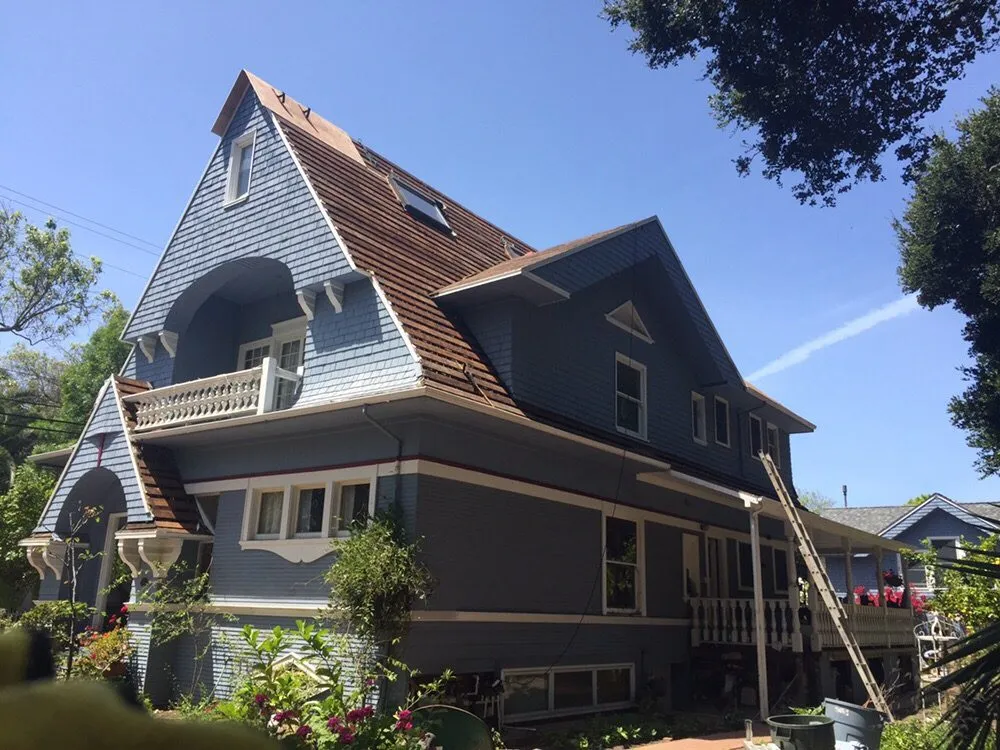 Slide of Pro Roofing