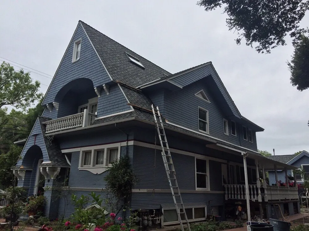 Slide of Pro Roofing