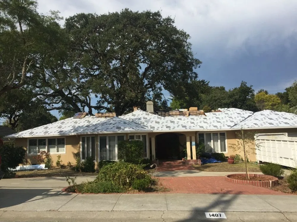 Slide of Pro Roofing