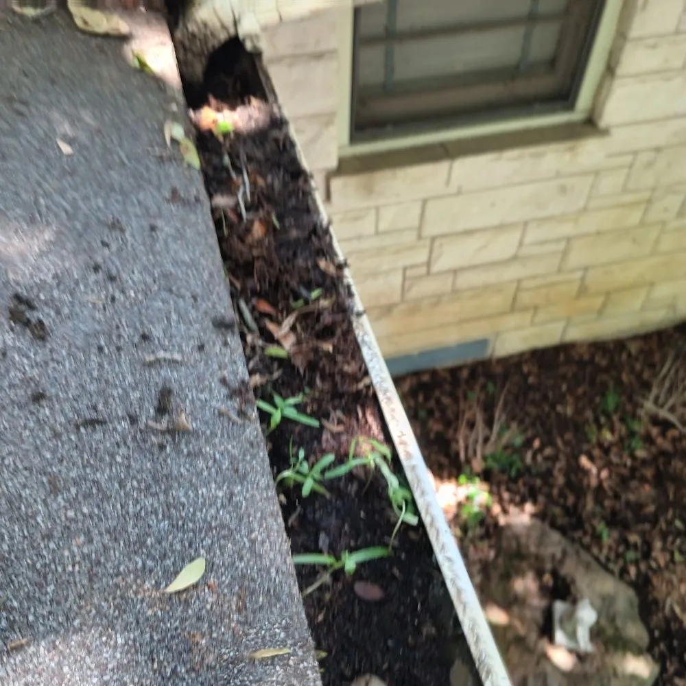 Slide of Pro Source Gutter Cleaning