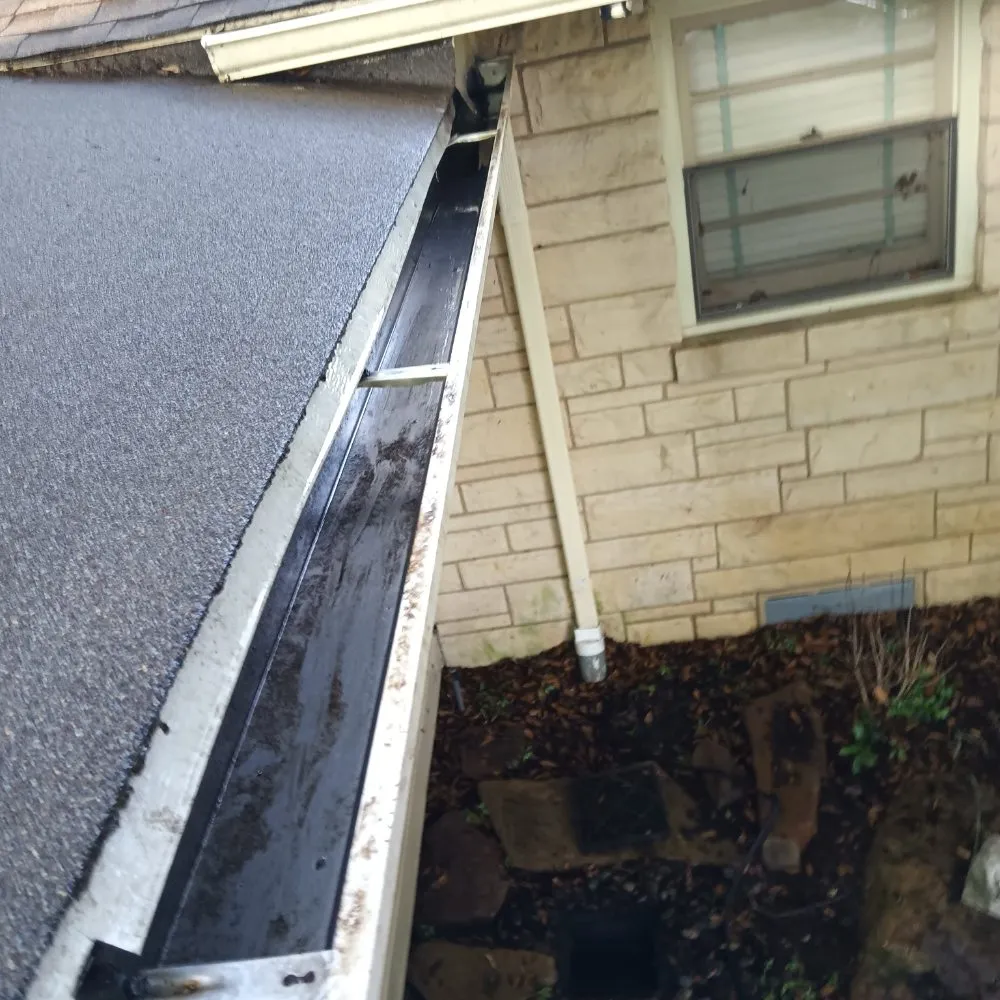 Slide of Pro Source Gutter Cleaning