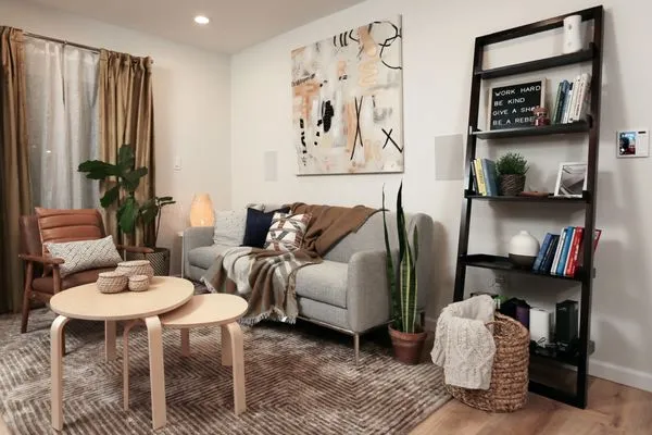 Pro Touch Construction Logo