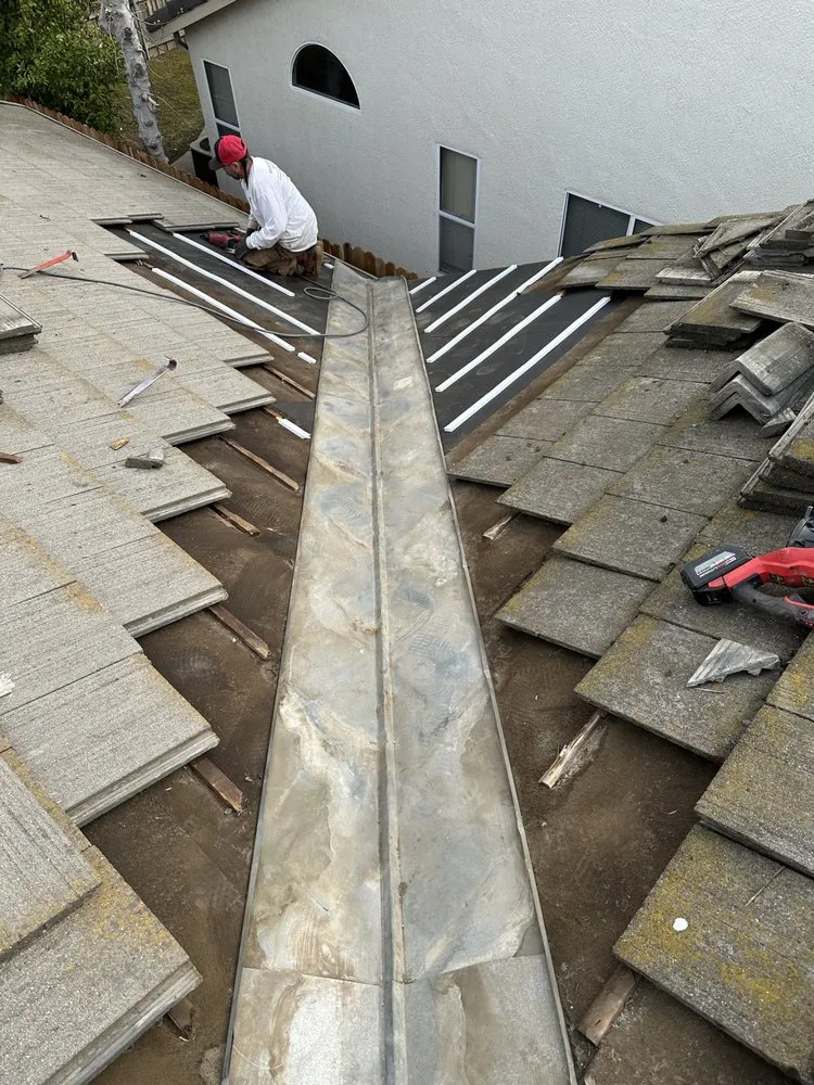 Slide of Professional's Roofing