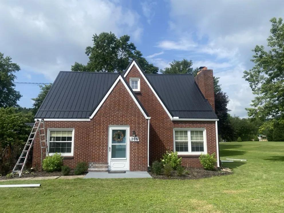 Emergency roof replacement experts serving Emlenton, PA - Proformance Roofing