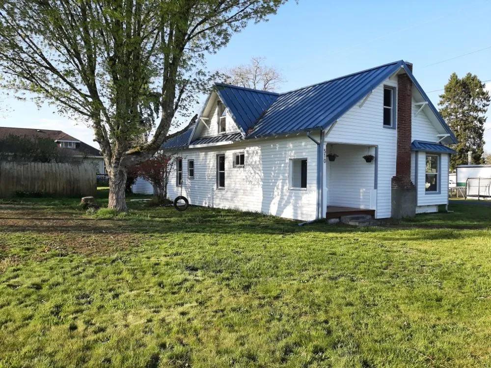 Reliable roof inspection in Oakville, WA by Promise Land Construction