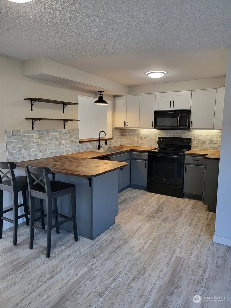 Trusted roof installation experts serving Oakville, WA - Promise Land Construction