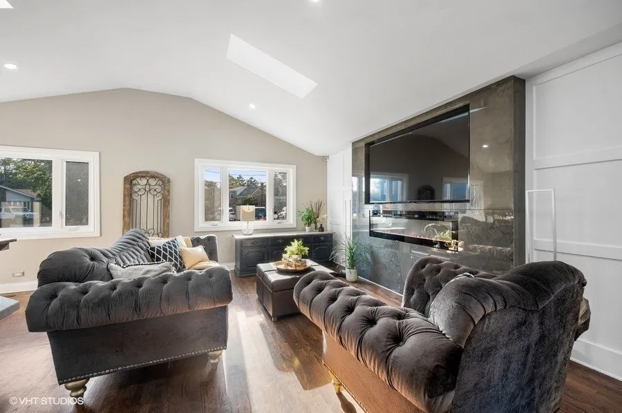 Slide of ProvenCrown Builders