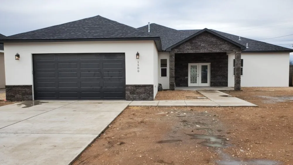 Slide of Puentes Roofing and Construction