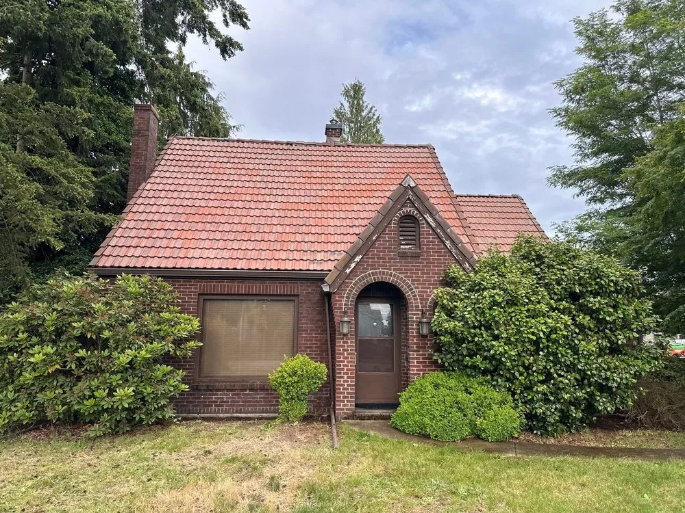 Slide of Puzzle Roofing