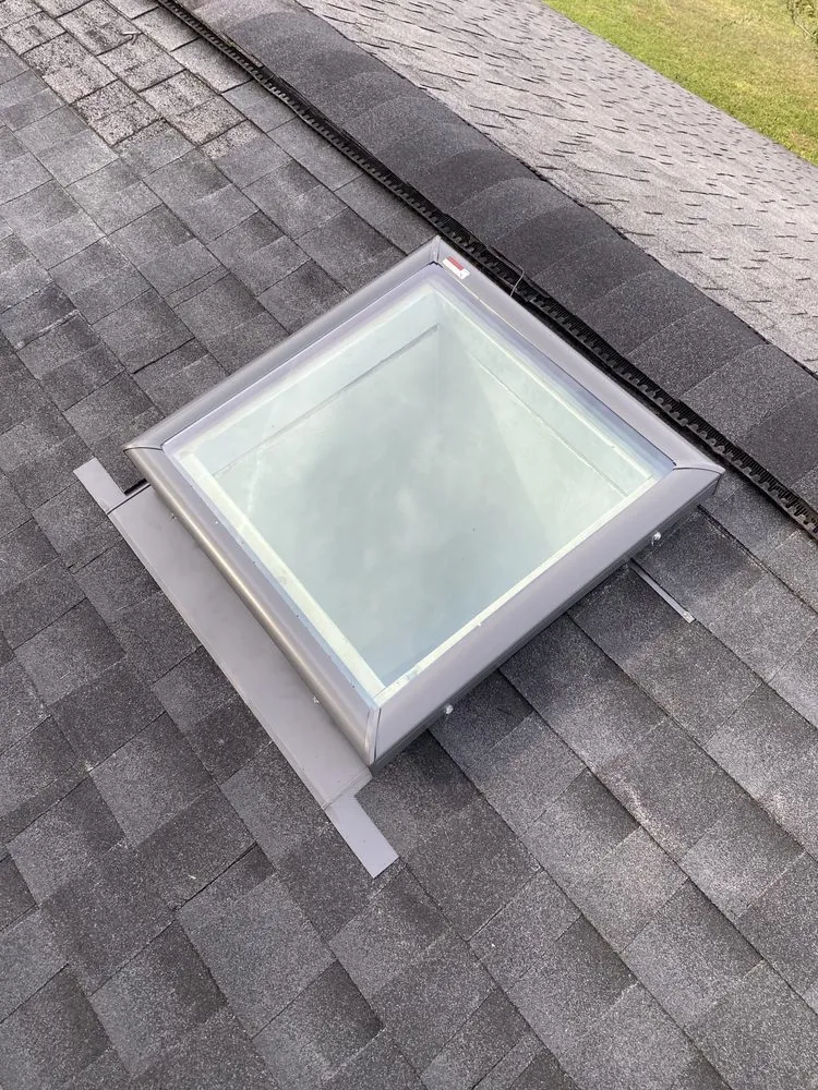 Slide of Pyramid Roofing FLA