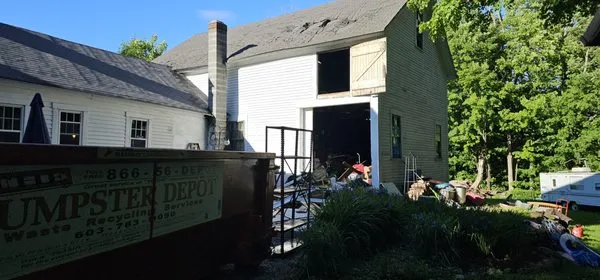 Pyramid Roofing Logo