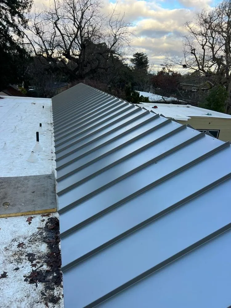 Slide of Q7 Roofing & Waterproofing