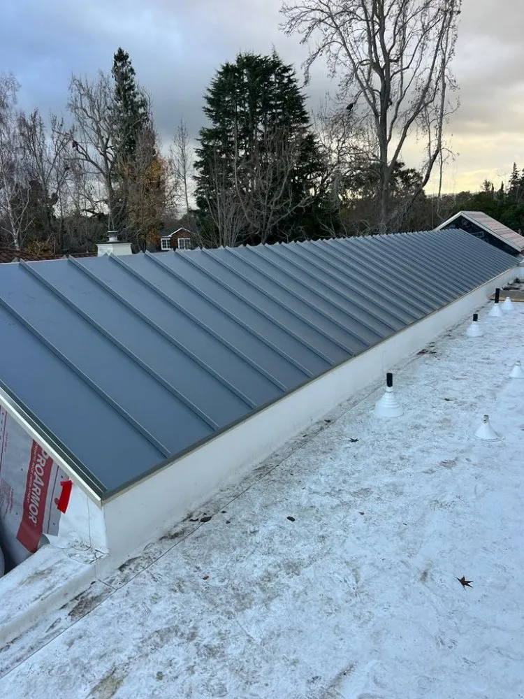 Slide of Q7 Roofing & Waterproofing