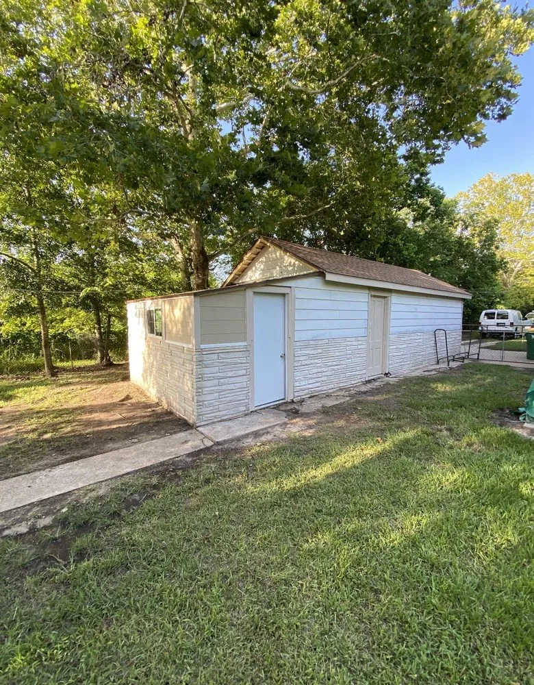 Slide of Quality King Roofing