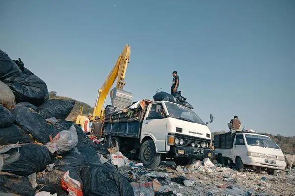 Quality Roofing And Sheet Metal Logo