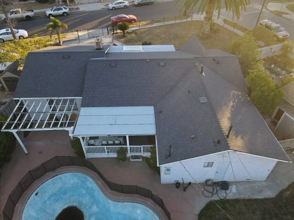 Slide of Quality Roofing Specialist